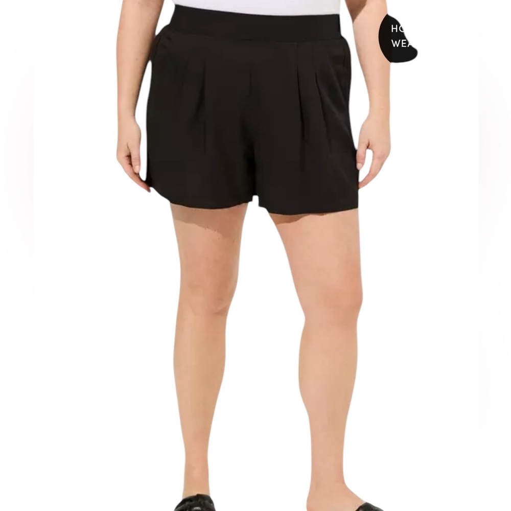 Torrid Black 3.5"Challis Short 30